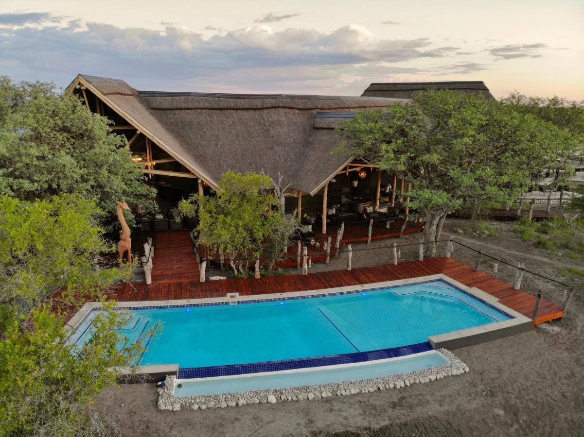 Etosha Oberland Lodge Okaukuejo Ngoại thất bức ảnh