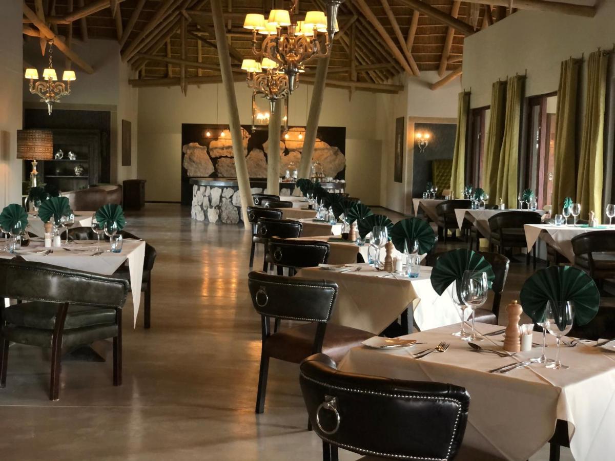 Etosha Oberland Lodge Okaukuejo Ngoại thất bức ảnh