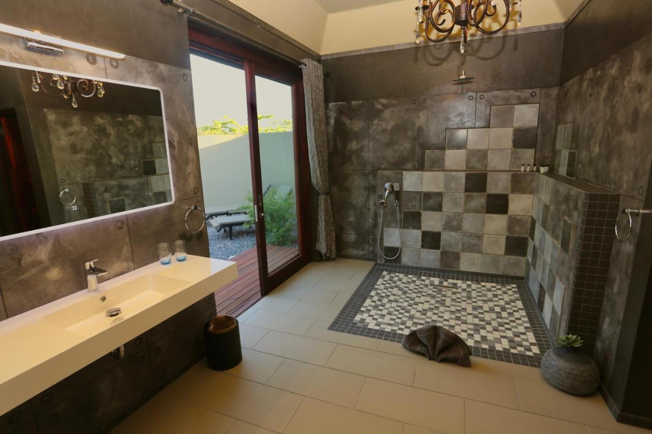 Etosha Oberland Lodge Okaukuejo Ngoại thất bức ảnh