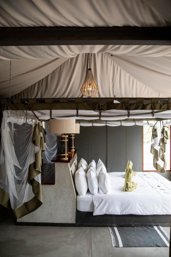 Etosha Oberland Lodge Okaukuejo Ngoại thất bức ảnh