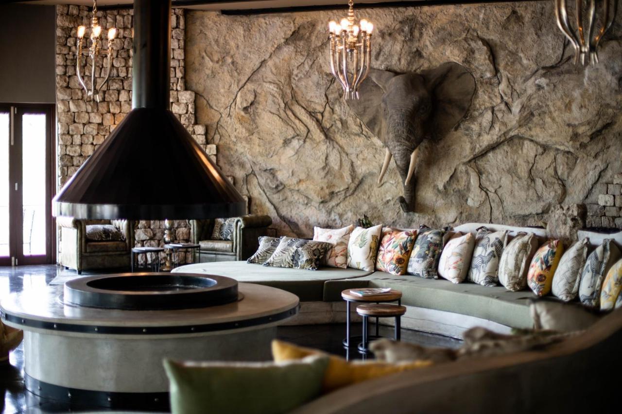 Etosha Oberland Lodge Okaukuejo Ngoại thất bức ảnh
